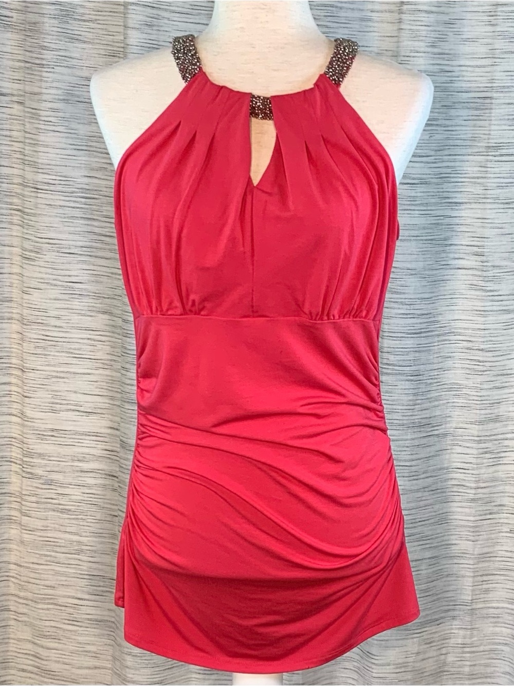 White House Black Market solid pinkish to reddish sleeveless top. - Picture 4 of 16